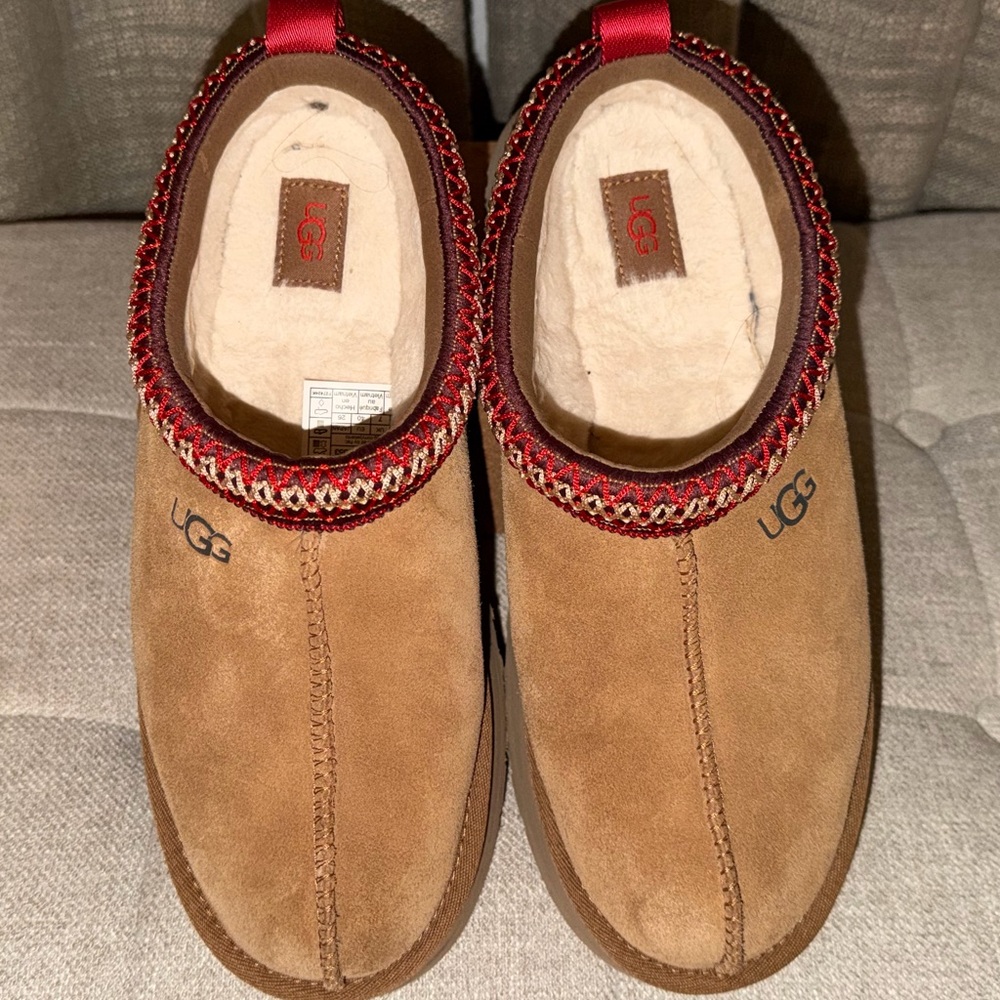 UGG Tazz Platform Slippers - Women-SZ-9 - Excellent Used Condition
